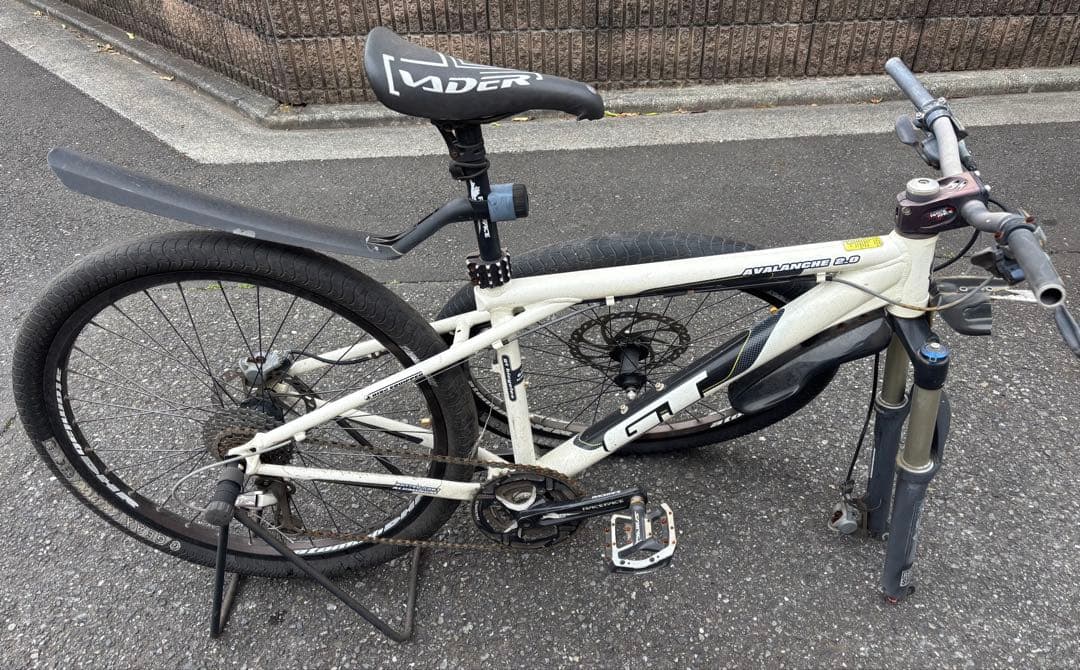 GT Avalanche 2.0マウンテンバイク 26インチ