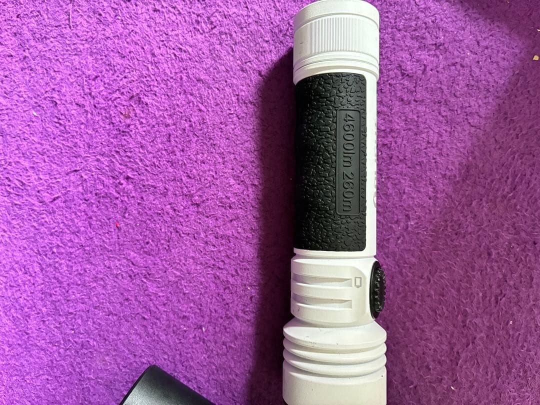 カ*シ様 Olight★オーライト☆seeker4pro♪ホワイト