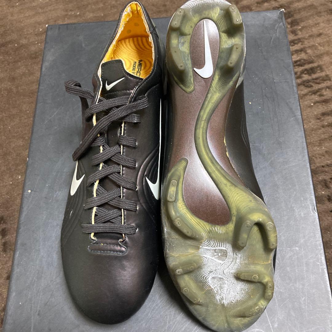NIKE マーキュリアル　ヴェイパー