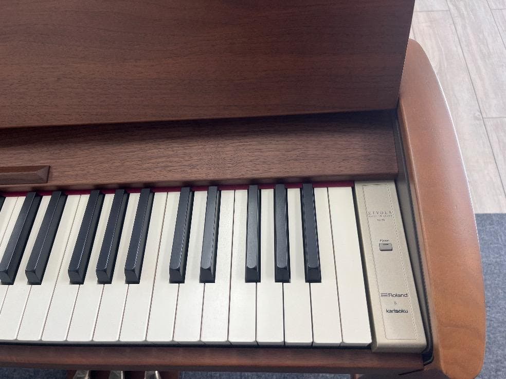 ★81763【電子ピアノ】ROLAND　KF10KW　19年製