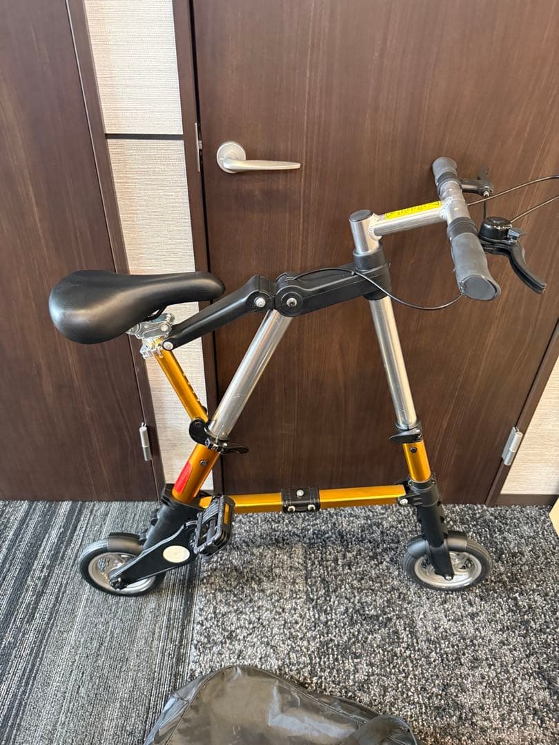 超コンパクトミニ折りたたみ自転車8インチ