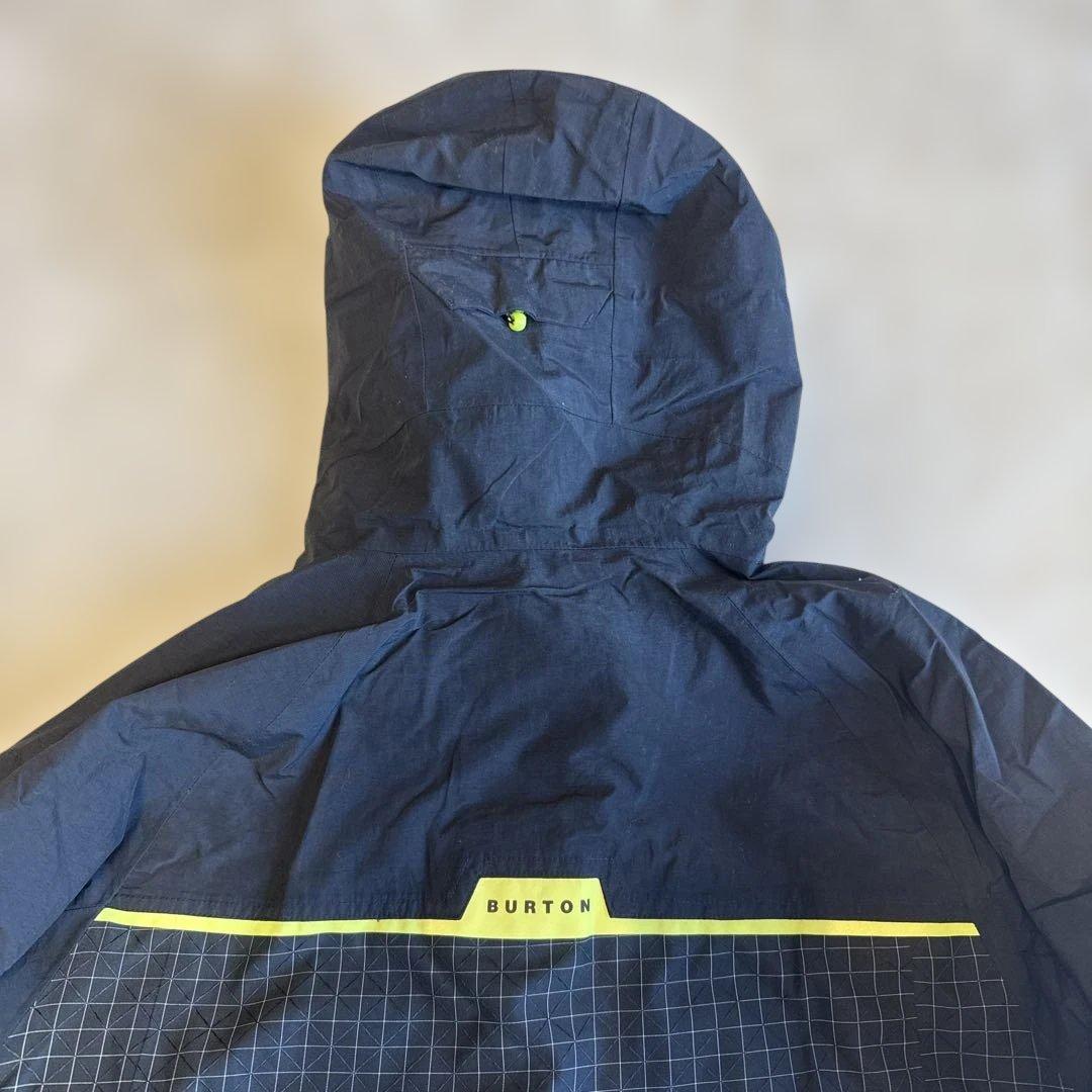 BURTON スノーボードジャケット 防水衣類専用の洗剤で洗いました。