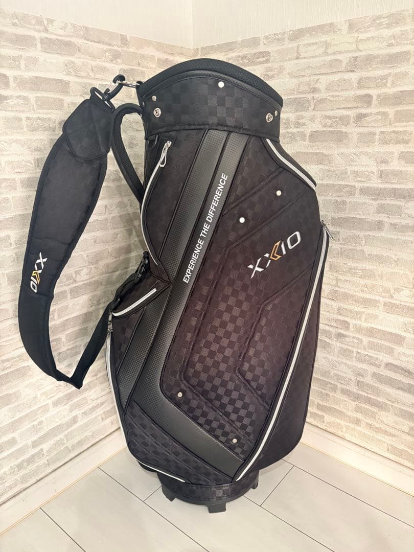 ☆超美品☆ ゼクシオ XXIO ゴルフバッグ　キャディバッグ　9インチ ブラック