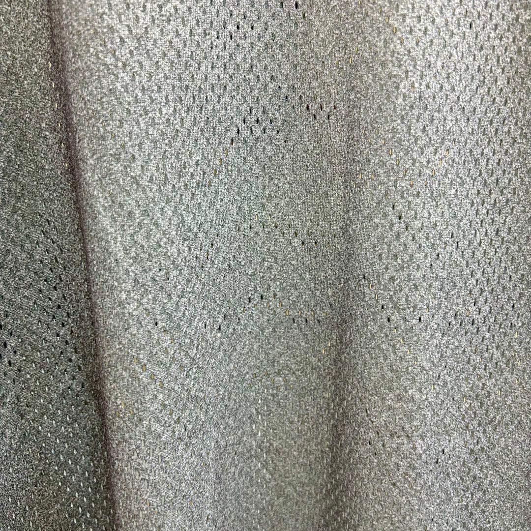 新品未使用！　adidas グラフィックメッシュ長袖Tシャツ　グレー