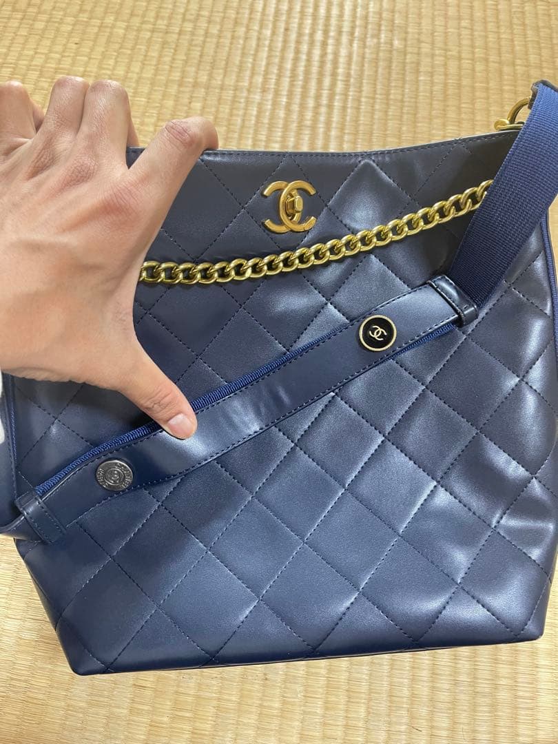 CHANEL ネイビー レザー ショルダーバッグノベルティ