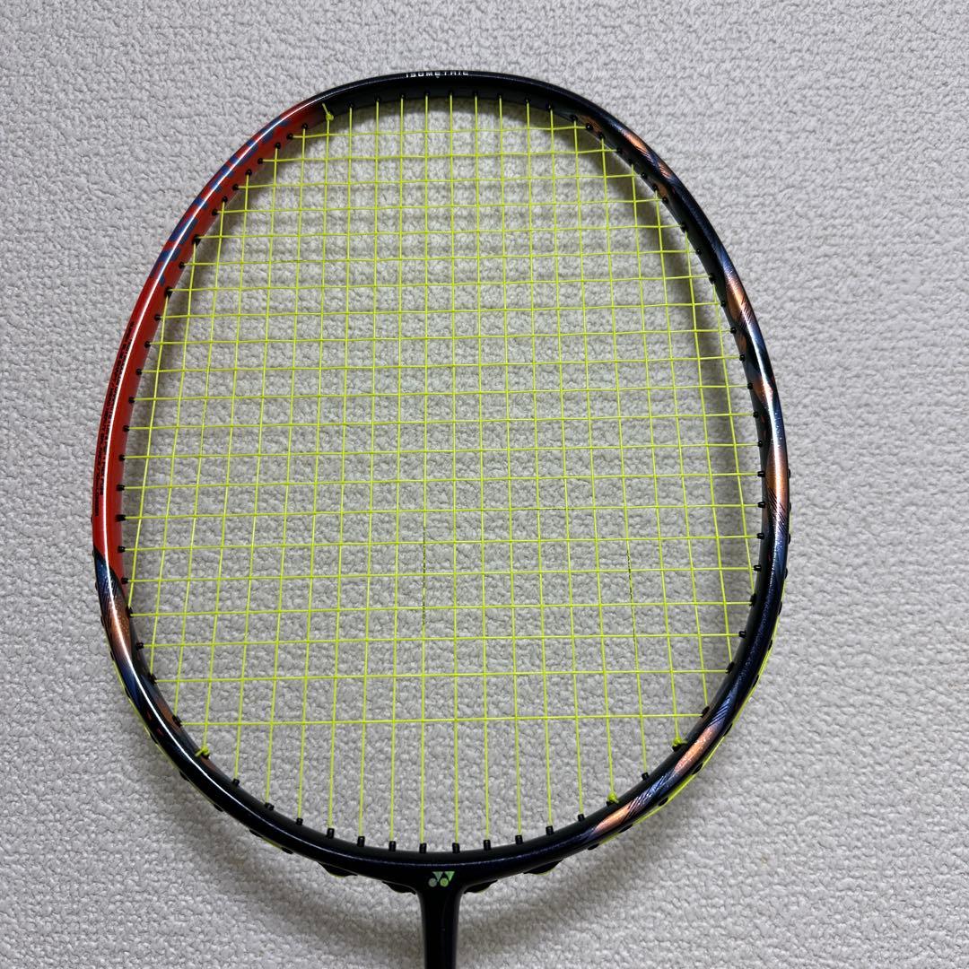 美品YONEX アストロクス77プロ 3UG5