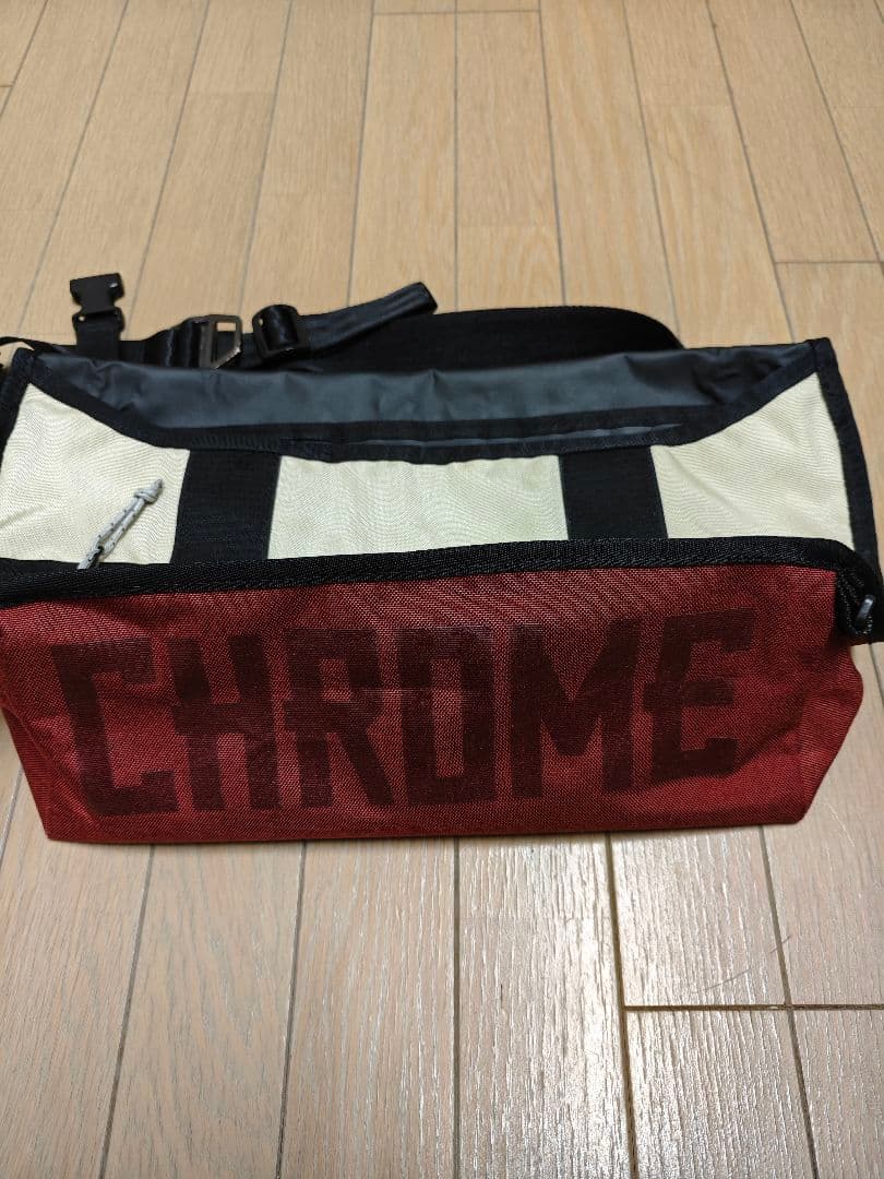 アクセサリー CHROME Simple Messenger 12L