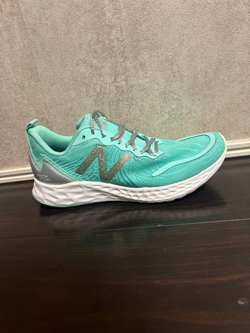 New Balance ランニングシューズ 名古屋ウィメンズ23.5cm