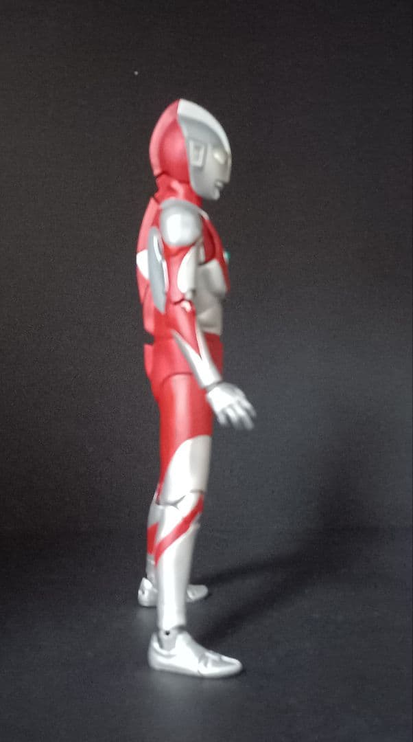 ja1n　 S.H.Figuarts 真骨頂製法 ウルトラマン