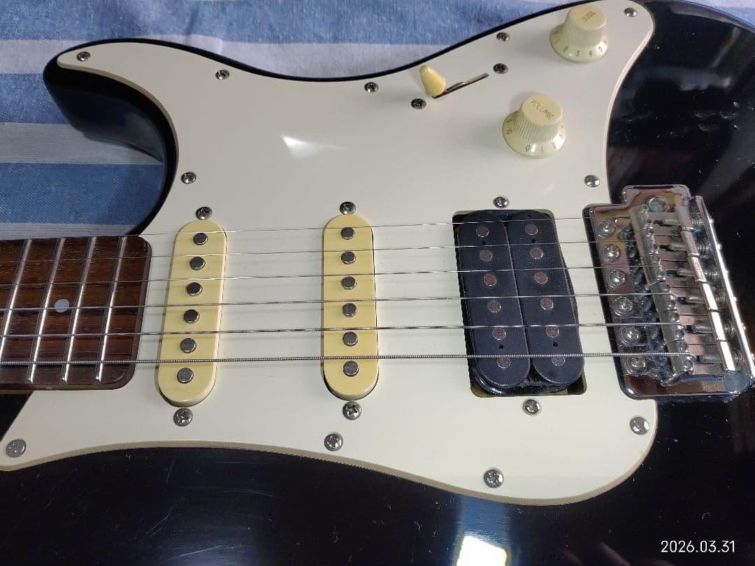 YAMAHAの1990年代後半のストラトタイプのEG-112遊べる半ジャンクです
