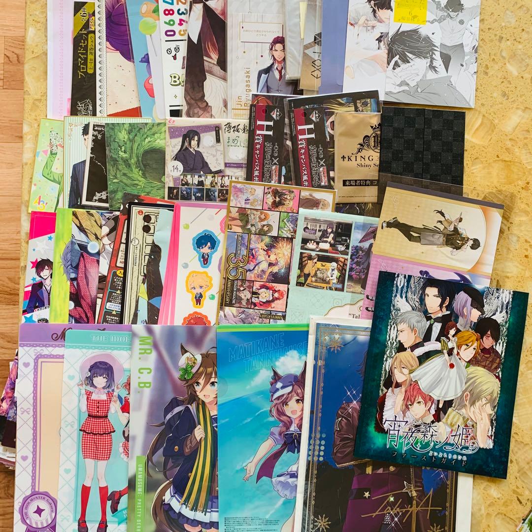 1600枚以上 アニメグッズ 大量まとめ売り 紙類