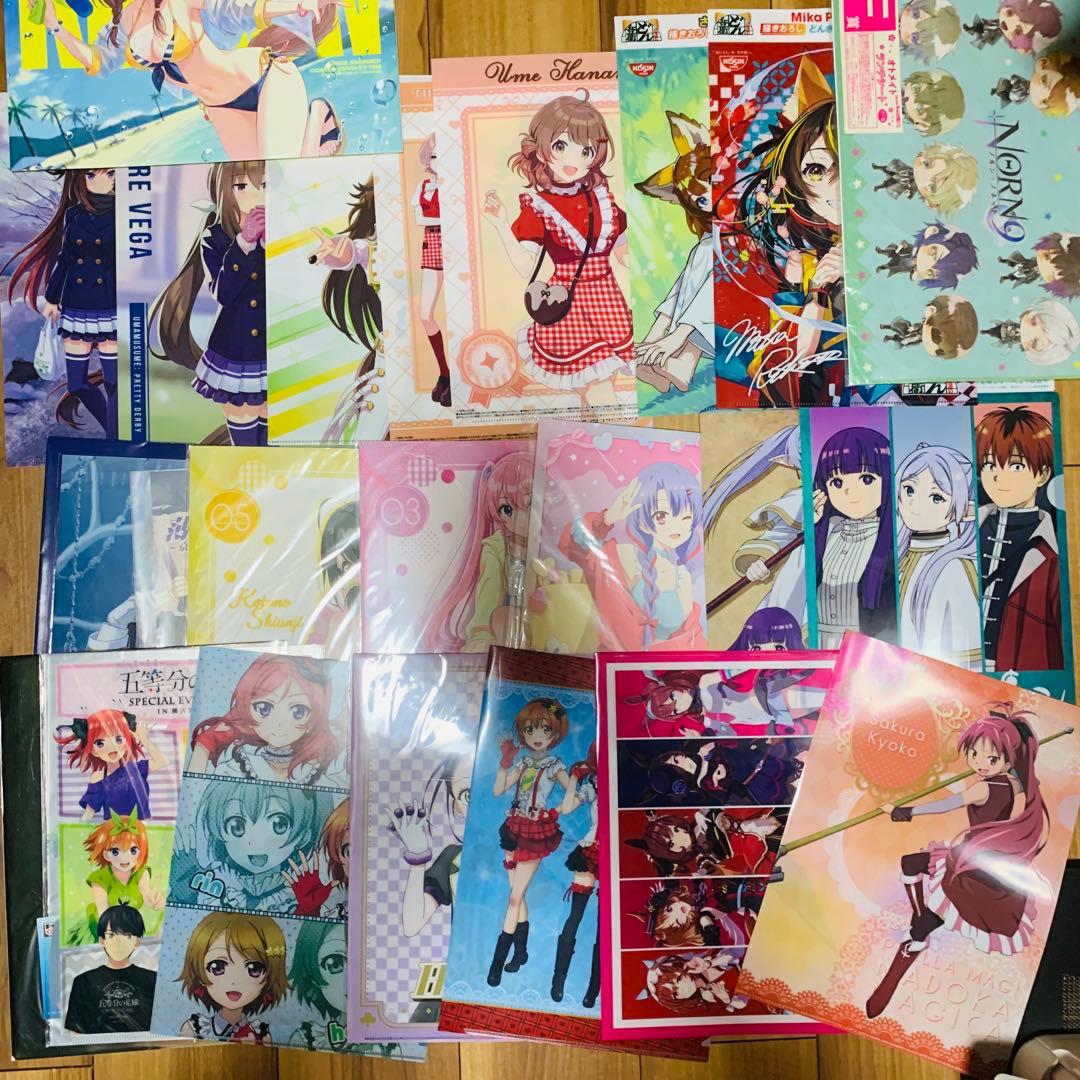 1600枚以上 アニメグッズ 大量まとめ売り 紙類