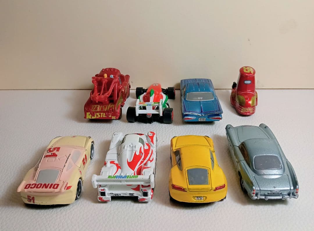 トミカディズニーカーズ8台