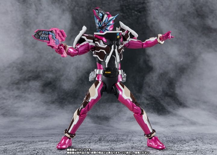 新品未開封品　S.H.Figuarts 仮面ライダースラッシュ