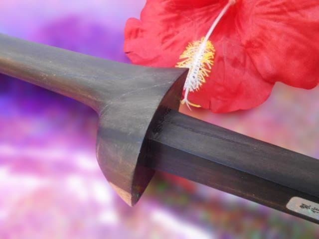 新品未使用(送料無料)439.800円　沖縄三線専用黒檀棹棹　　「世名城型}