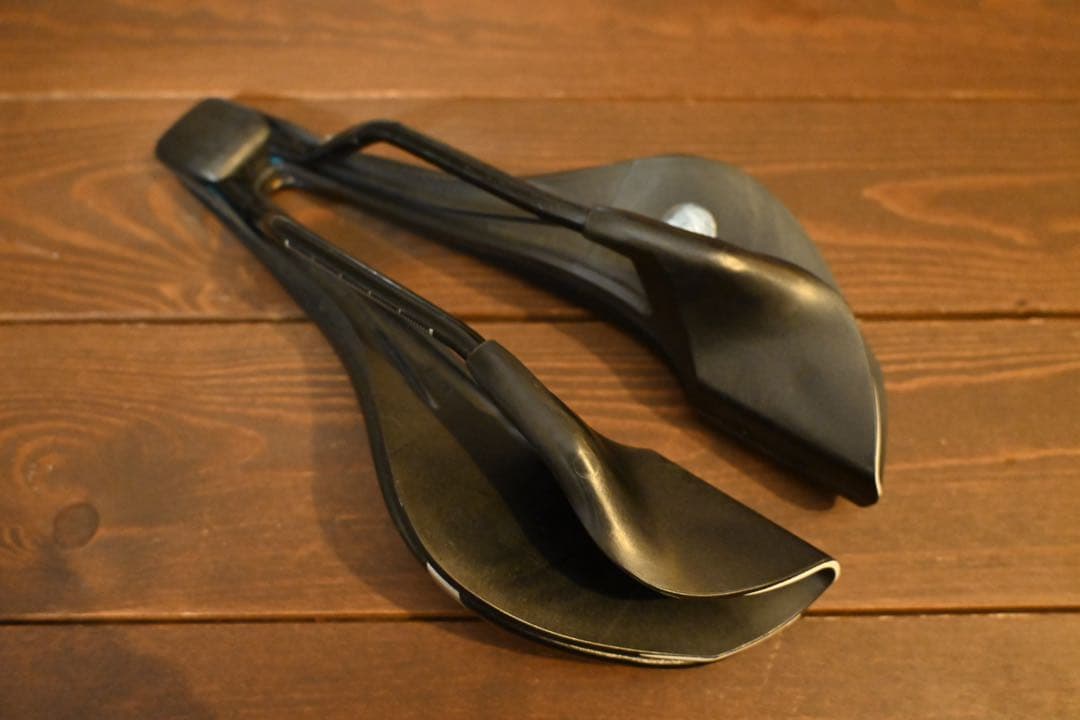 Selle Italia SP-01 BOOST TM SUPERFLOWサドル