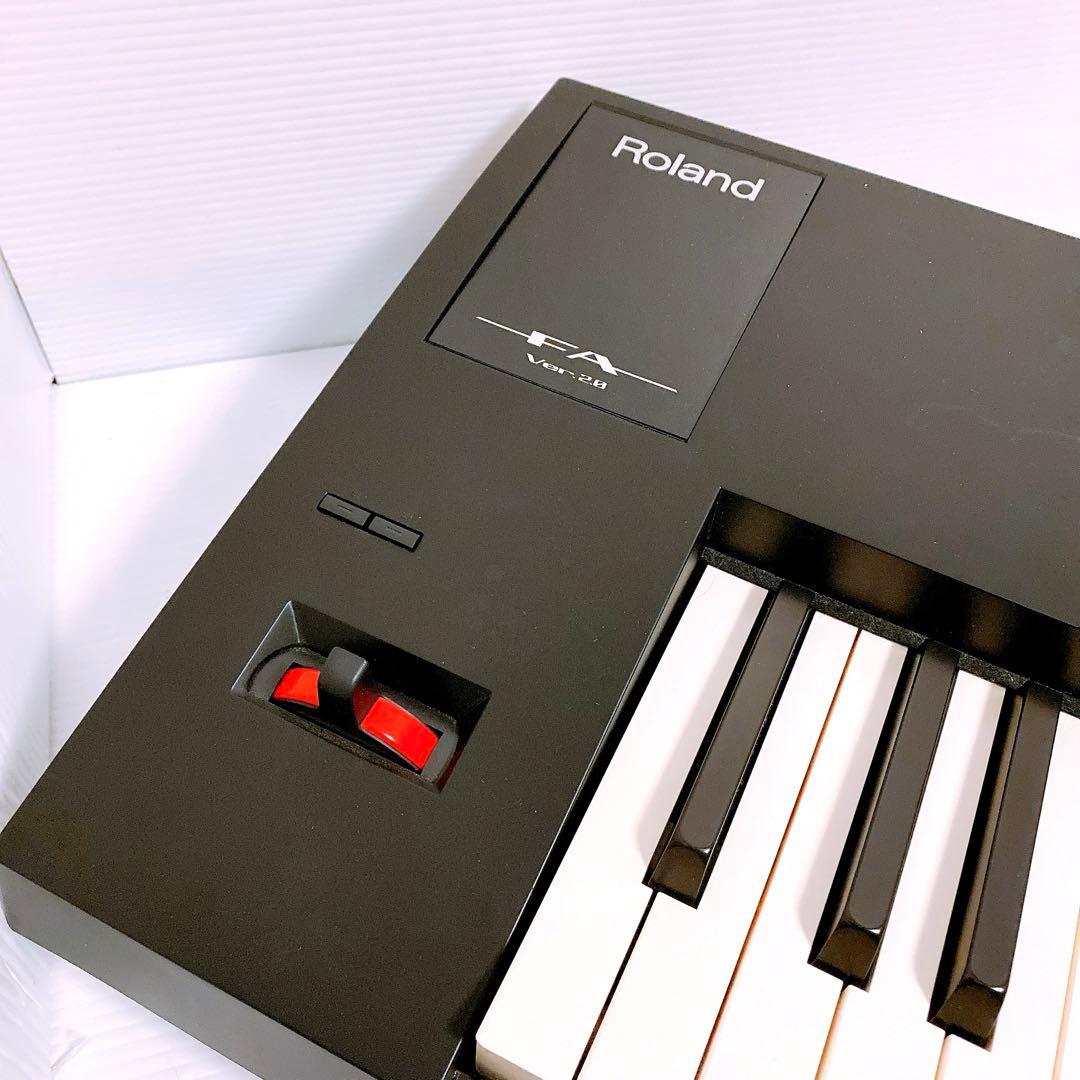 Roland FA-08 シンセサイザー