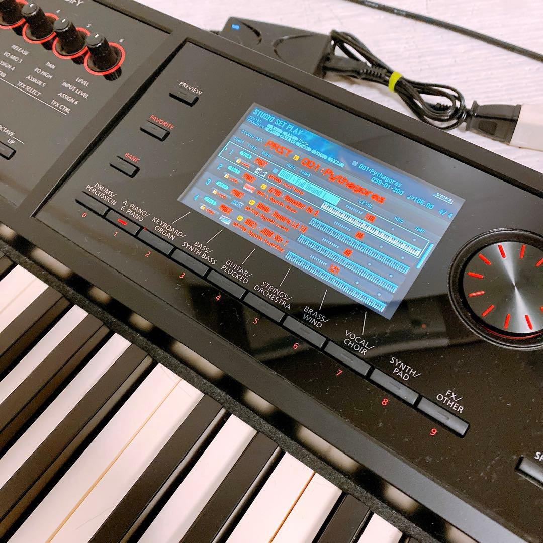 Roland FA-08 シンセサイザー