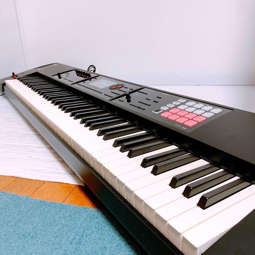 Roland FA-08 シンセサイザー