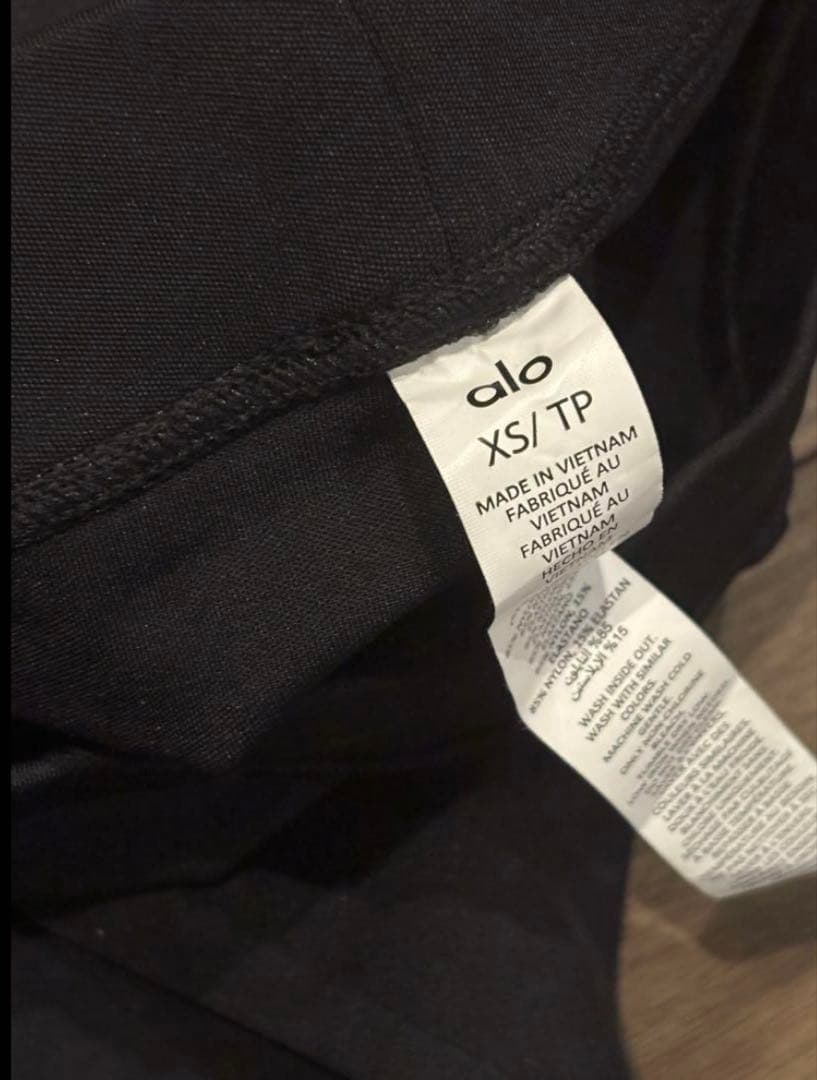 美品！Alo yoga アローヨガ　ブラックパンツ　サイズXS