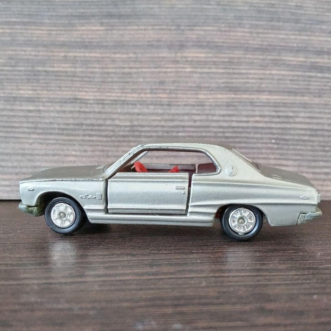 トミカ　　ニッサン　スカイラインHT2000GT　　日本製