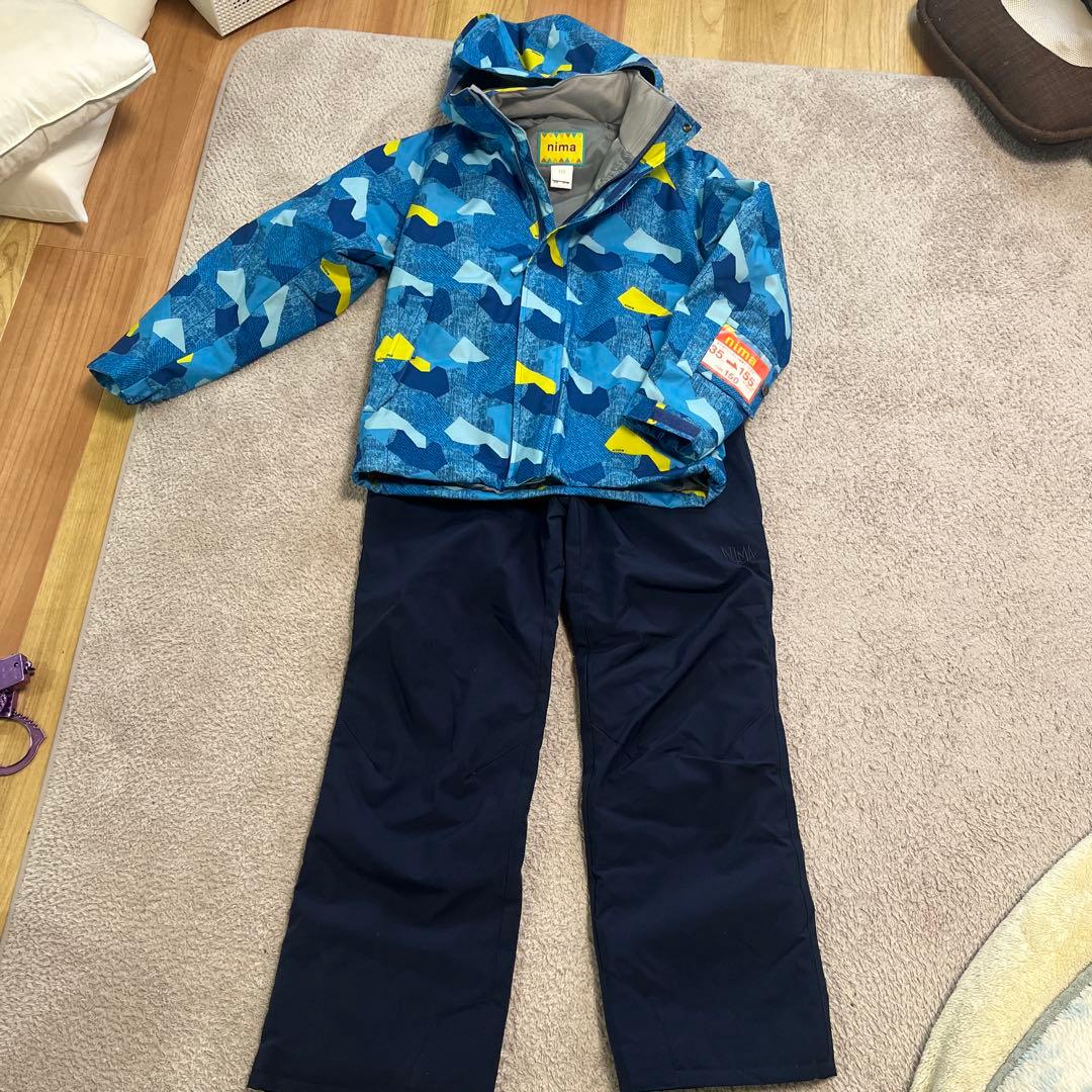 新品未使用　スキーウェア　男の子　135から155サイズ調整ができます
