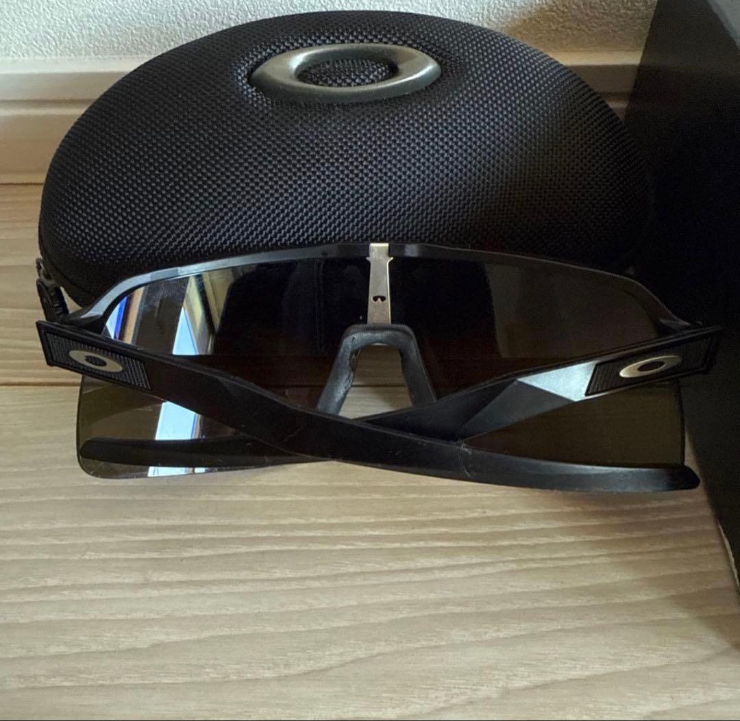 OAKLEYサングラス 青紫色 レンズ ケース付き