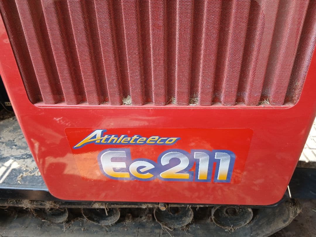 YANMAR Ec211 コンバイン 赤