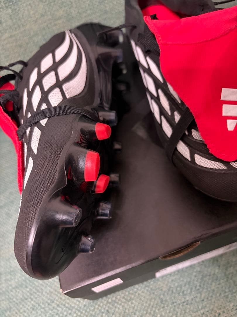 adidas Predator サッカースパイク