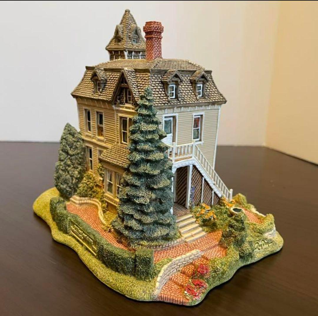 世界限定2500個　Lilliput Lane　VICTORIANA