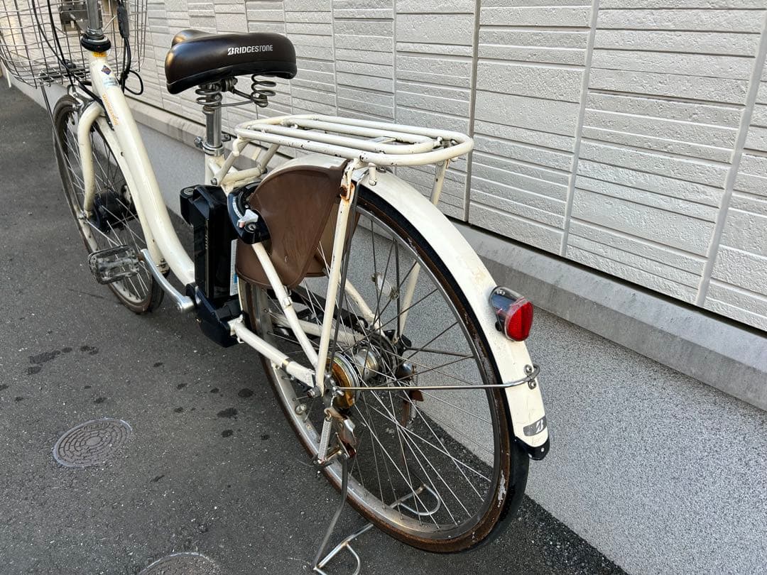 電動アシスト自転車 ホワイト バスケット付き