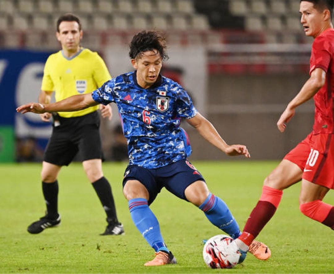 【正規品】サッカー日本代表2022 E-1選手権ユニフォーム 岩田智輝 #6