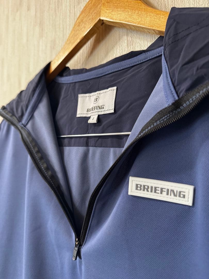 週末セール BRIEFING フード付きネイビーシャツ