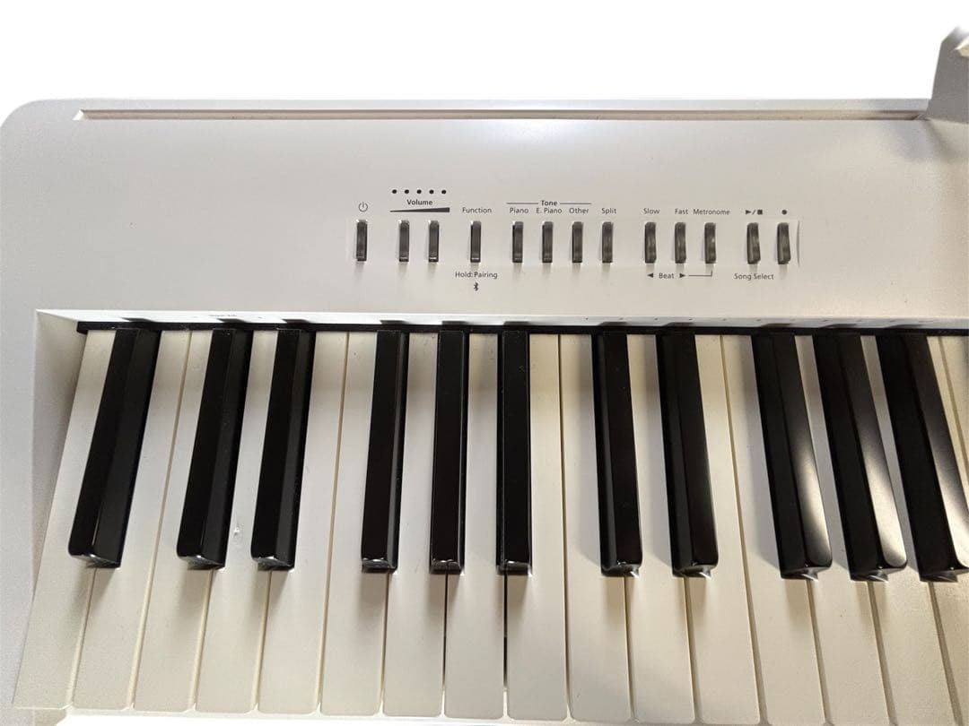 2022年製　ローランド　ポータブル・デジタルピアノ　FP-30X ホワイト