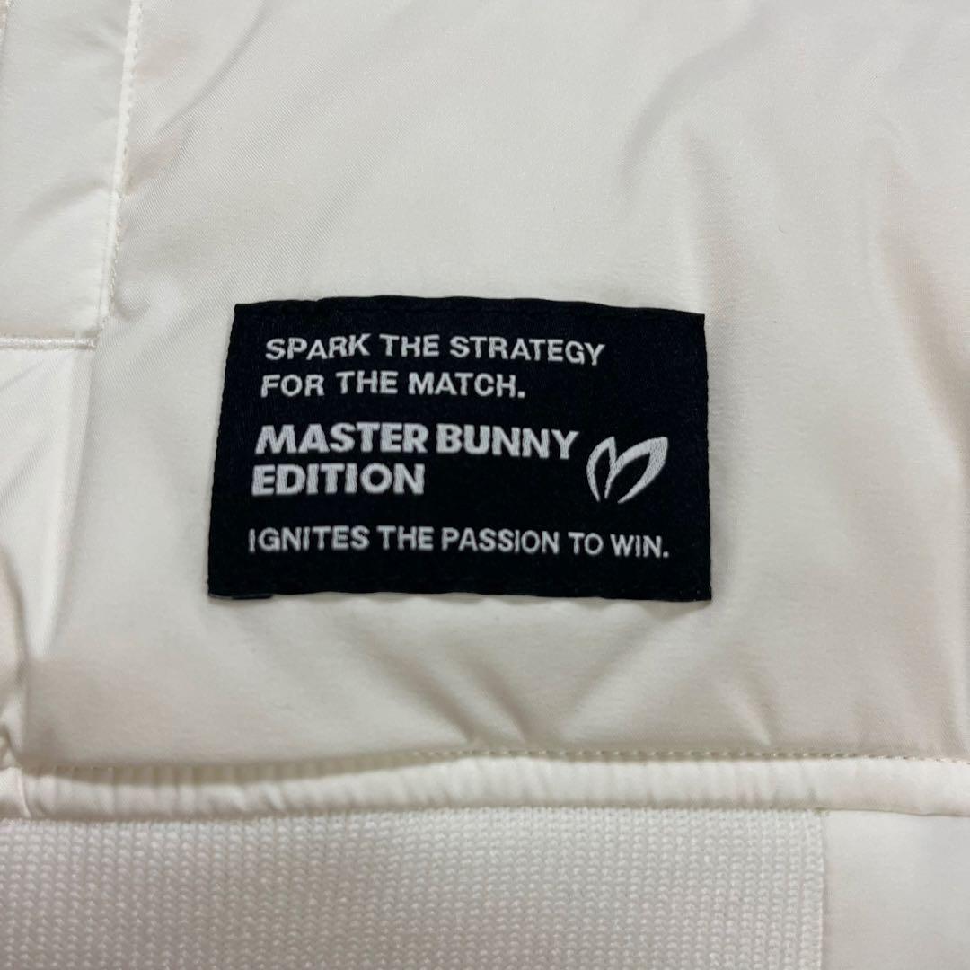 MASTER BUNNY EDITION ホワイト ダウンジャケット