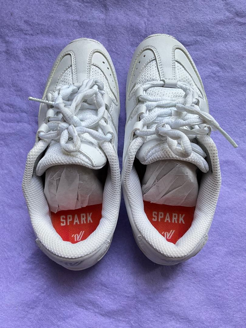 チアリーディングシューズ VARSITY SPARK ホワイト