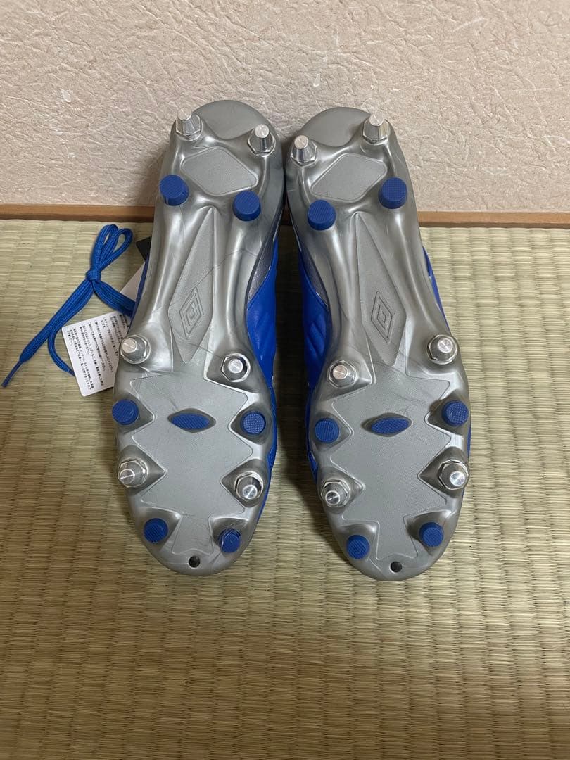Umbro アクセレイタープロ 青 シルバー スパイクシューズ 新品