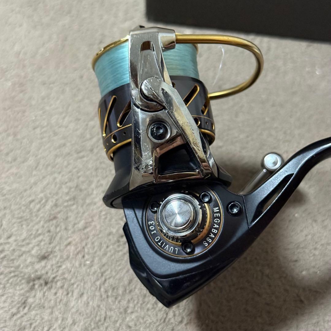 Megabass LUVITO 103 スピニングリール