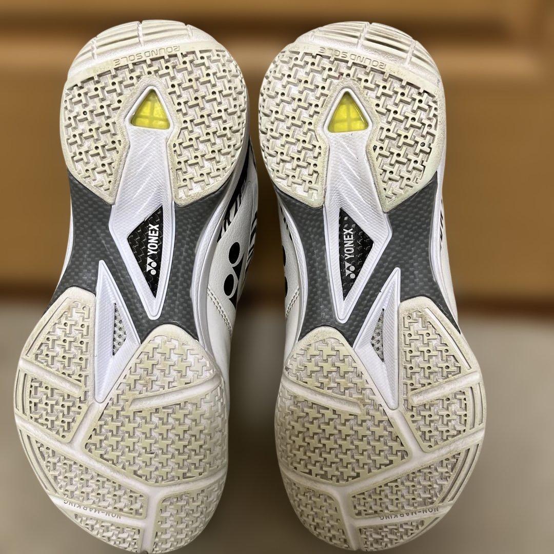 Redbull 　YONEX バドミントンシューズ　65 25.5