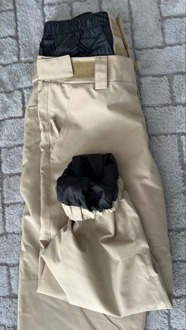 ベージュ スノーボードウェア パンツ