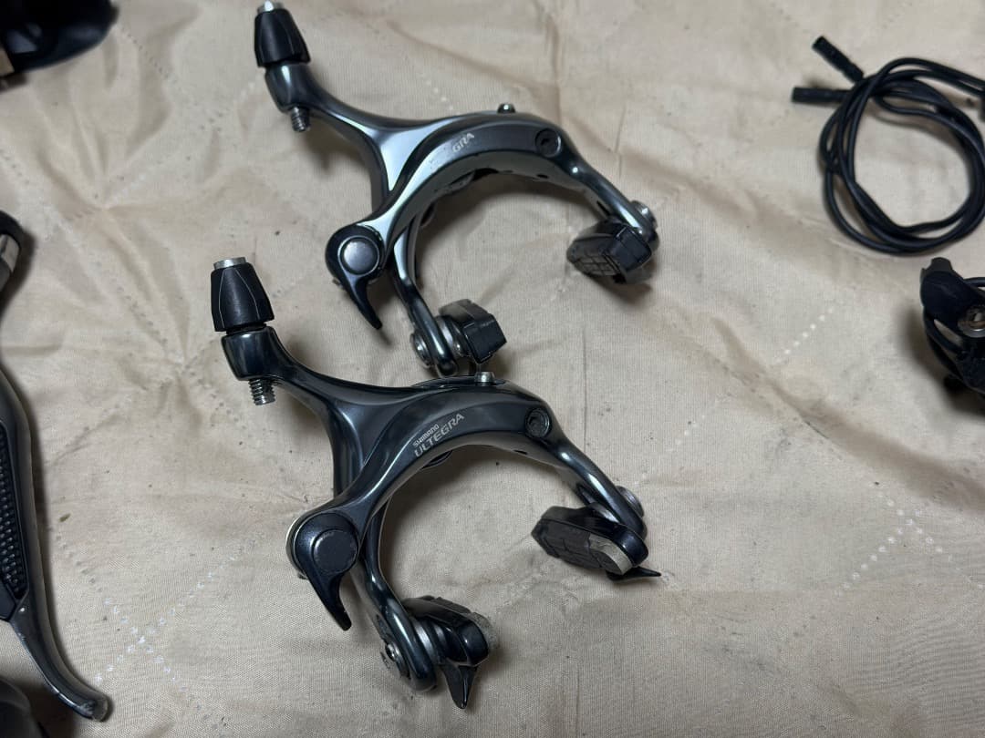 最終値下げShimano Ultegra 6770 Di2 コンポーネントセット