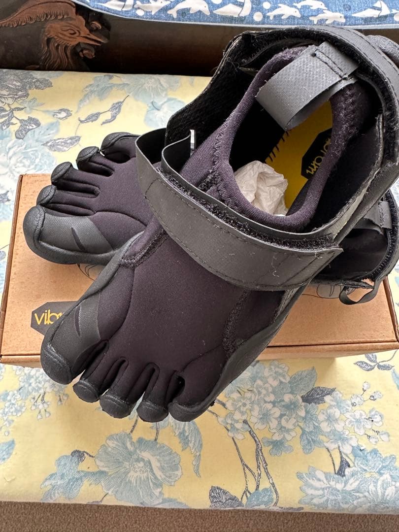 その他 Vibram five fingers