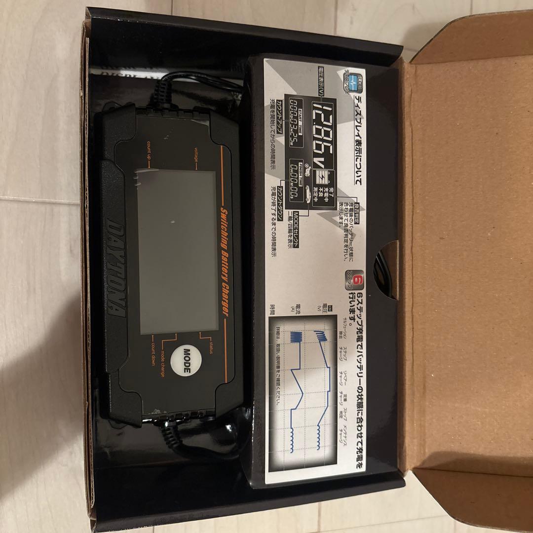 DAYTONA DISPLAY 12Vバッテリー充電器