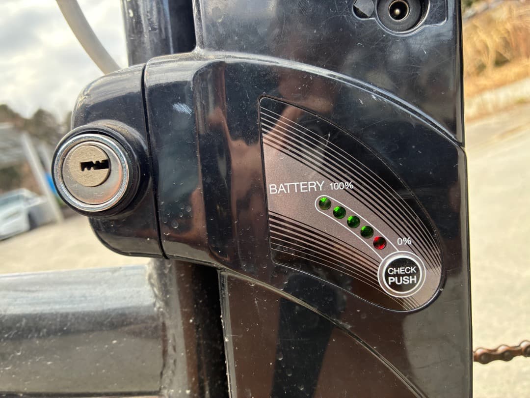 白黒　電動自転車　折畳　名古屋近郊送料込　大カゴ付　ペルテックPELTECH
