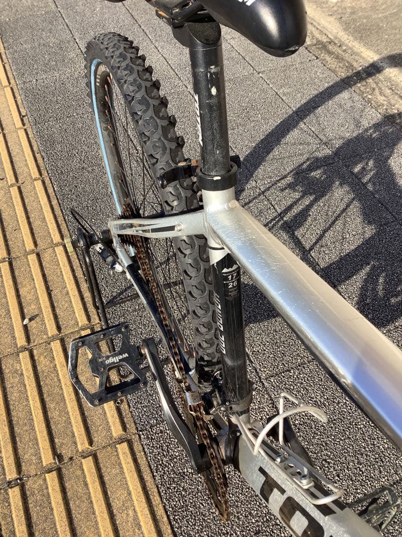 TOTEM マウンテンバイク 26インチ・DISCブレーキ、迫力ある車体