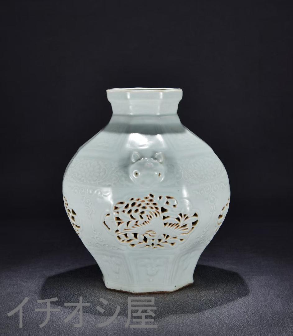 中国古美術『甜白釉 透彫 龍文 獣頭罐 』陶磁器 壺 唐物 古玩 花瓶 蔵出し