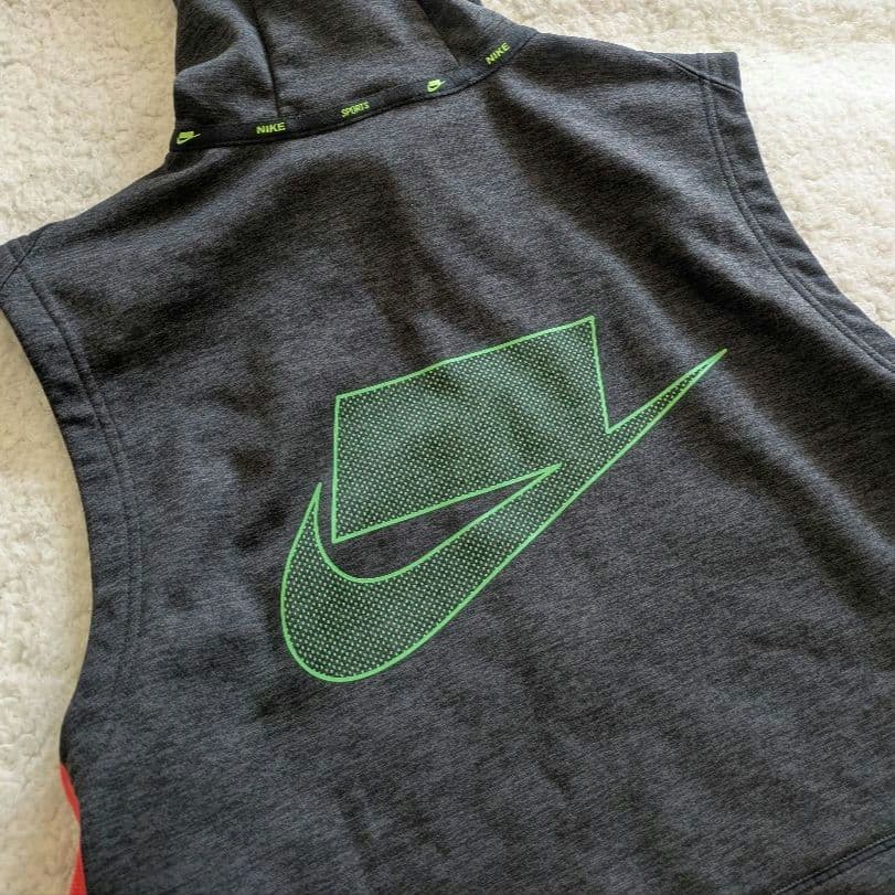 ナイキ Nike ノースリーブ 裏フリース　ショートパンツセットアップ