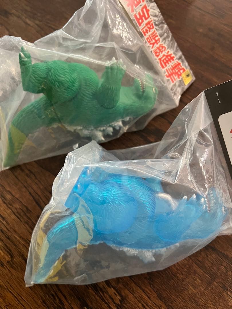 サンガッツ本舗　東宝怪獣総進撃 鈴木製作所　クリアブルー　緑　2体set