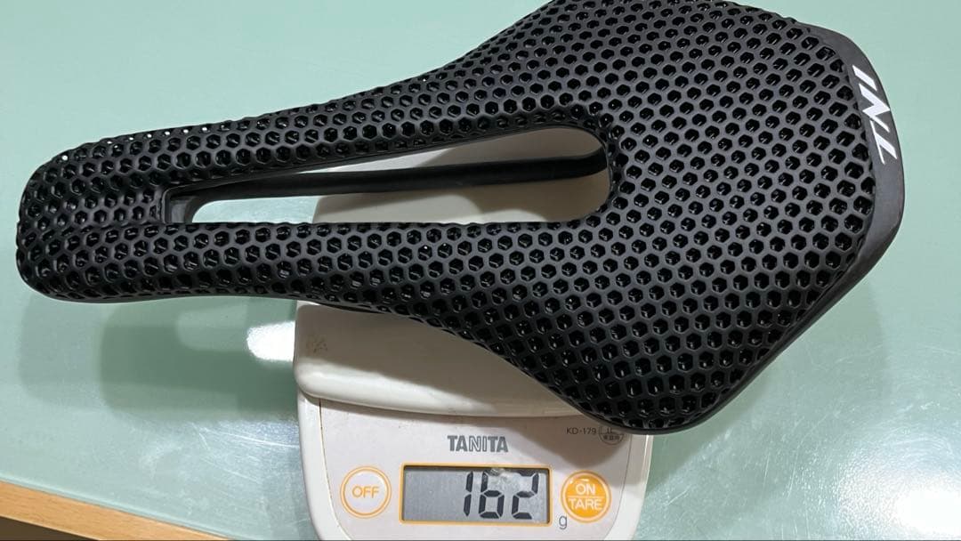 TNI 3D printing カーボンサドル