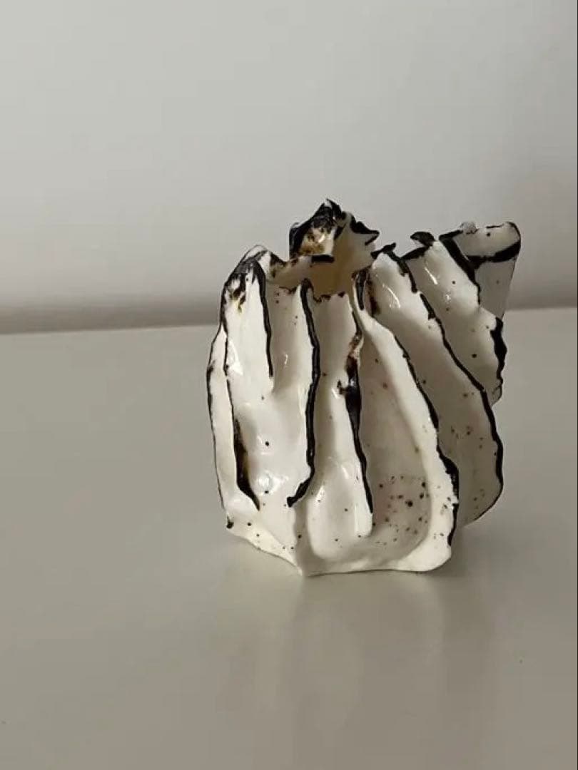 【入手困難】【希少】イギリス HellaKeevilCeramics陶器 花瓶